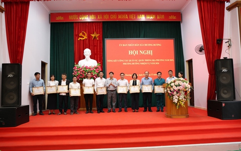 15 tập thể và 25 cá nhân nhận giấy khen công tác quân sự, quốc phòng năm 2025