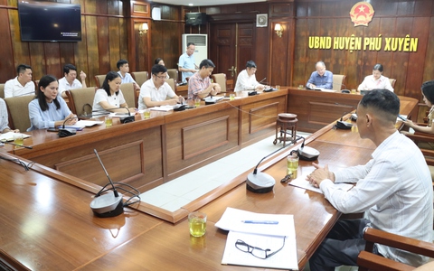 Chuẩn bị tổ chức ra quân tổng vệ sinh môi trường và duy trì trên các tuyến đường Kênh Bìm và tỉnh lộ 428, 428a qua địa bàn huyện