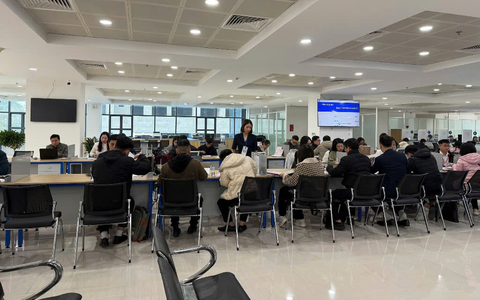 Ứng dụng iHanoi áp dụng lấy số thứ tự, chấm dứt cảnh xếp hàng làm thủ tục đăng ký đất đai