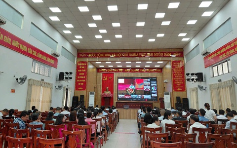 Toàn thể cán bộ, công chức, viên chức xã Bát Tràng tham gia tập huấn công tác vận hành thử nghiệm mô hình chính quyền mới