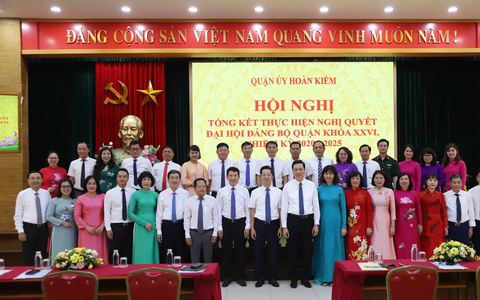 Đảng bộ Quận Hoàn Kiếm khen thưởng nhiều tập thể, cá nhân có thành tích xuất sắc