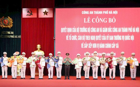 Hà Nội công bố cán bộ tại Công an 126 xã, phường