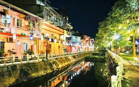 Hội An thu nhỏ ở hồ Trúc Bạch