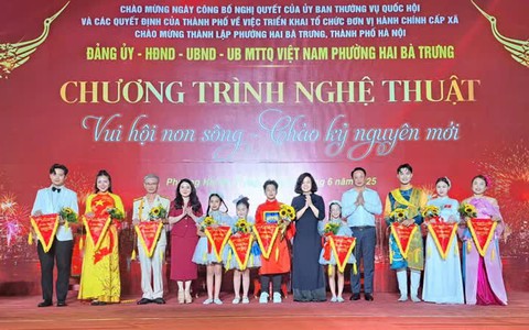 Phường Hai Bà Trưng “Vui hội non sông - Chào kỷ nguyên mới”