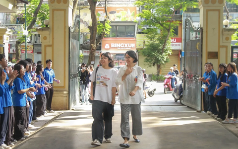 Chiều nay (10/7), học sinh bắt đầu làm thủ tục nhập học lớp 10