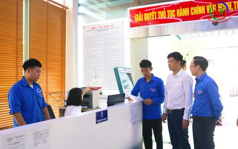 Thanh niên xã Quốc Oai xung kích hỗ trợ vận hành mô hình chính quyền địa phương hai cấp