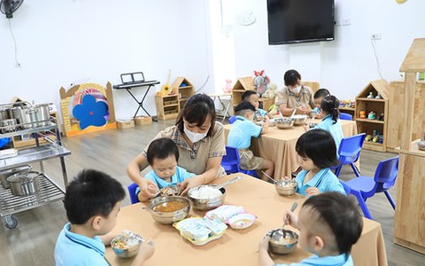 Miễn học phí, hỗ trợ bữa trưa - Dấu ấn năm học mới