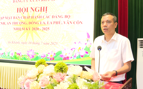 Gặp mặt các đồng chí trong Ban Chấp hành Đảng bộ 5 xã trước sắp xếp