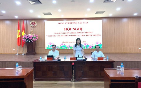 Hội nghị giao ban giữa Thường trực Đảng ủy phường với Bí thư các tổ chức cơ sở Đảng trực thuộc