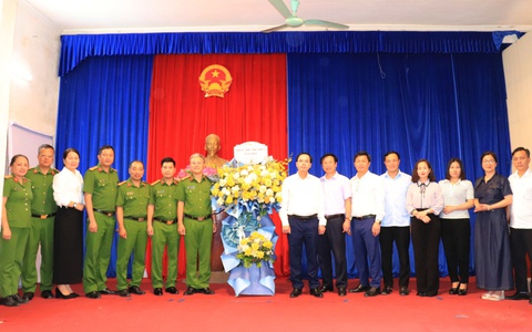 Ban thường vụ Đảng ủy Phú Nghĩa làm việc với Ban Chỉ huy, cán bộ, chiến sỹ Công an xã
