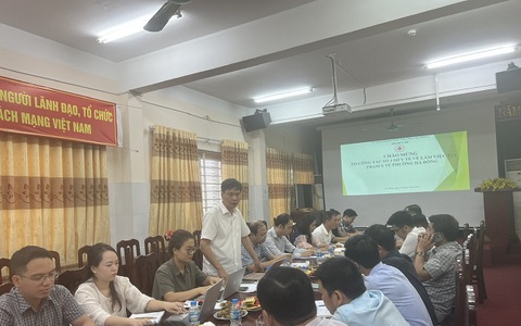 Tổ công tác số 3 Sở Y tế hỗ trợ chuyên môn tại Trạm Y tế phường Hà Đông