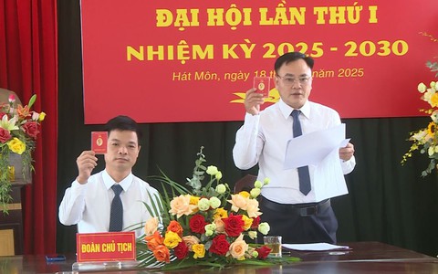 Đại hội chi bộ Ban xây dựng Đảng xã Hát Môn tổ chức thành công tốt đẹp