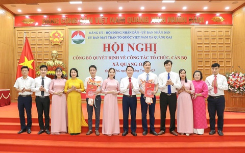 Ngày 01/7/2025, Đảng uỷ xã Quảng Oai ban hành Quyết định số 03-QĐ/ĐU, về việc thành lập Văn phòng Đảng uỷ xã Quảng Oai.