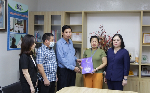 Hà Nội thăm hỏi, hỗ trợ các gia đình nạn nhân vụ lật tàu du lịch tại Vịnh Hạ Long