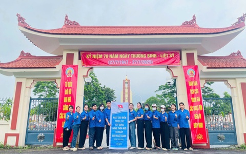Đoàn thanh niên xã Tiến Thắng ra quân dọn vệ sinh Nghĩa trang liệt sĩ nhân kỷ niệm 78 năm ngày thương binh liệt sĩ (27/7/1947- 27/7/2025)