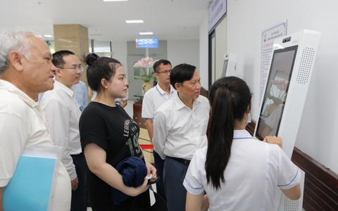 Bệnh viện Đa khoa Sơn Tây đổi mới toàn diện, nâng cao chất lượng khám chữa bệnh phục vụ người dân