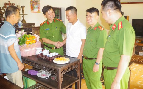 Công an xã Ô Diên thiết thực hưởng ứng “Tháng tri ân”!