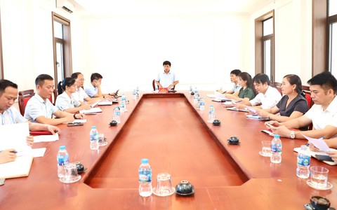  HỌP TIỂU BAN TUYÊN TRUYỀN PHỤC VỤ ĐẠI HỘI ĐẢNG BỘ XÃ YÊN XUÂN