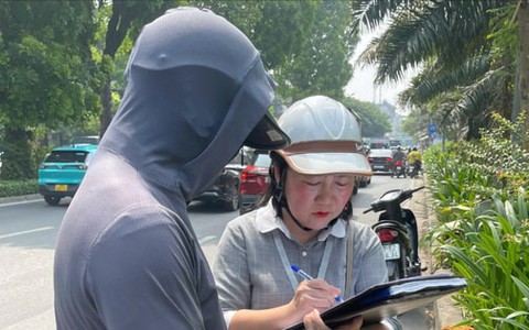 Phường Đống Đa xử lý hành vi vứt rác thải không đúng nơi quy định