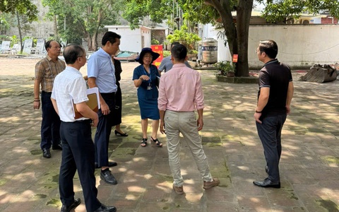Đồng chí Chủ tịch UBND phường Long Biên, kiểm tra hiện trường, tiến độ triển khai các dự án
