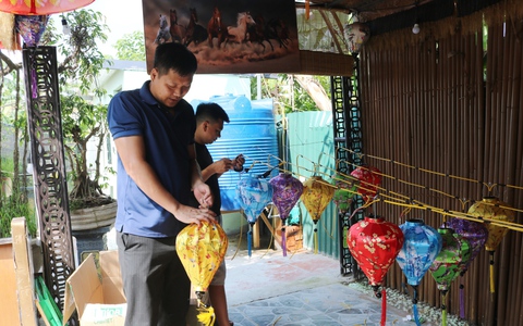 Anh Trần Văn Công – Phó Bí thư Chi bộ, Tổ trưởng Tổ dân phố Du Nghệ người Thắp sáng đường quê – Thắp lên tinh thần đoàn kết cộng đồng