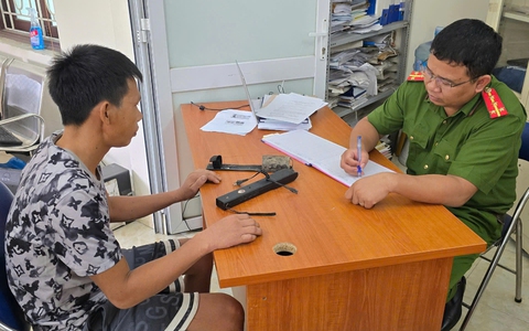 Công an xã phát động phong trào tuyên truyền, vận động thu hồi và đấu tranh phòng chống tội phạm liên quan đến vũ khí, vật liệu nổ, công cụ hỗ trợ