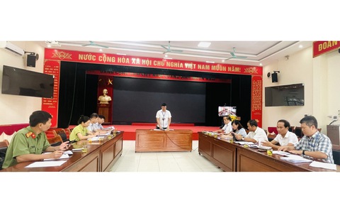 Xã Thiên Lộc tổ chức hội nghị đánh giá năng lực các công ty cung ứng thực phẩm, sữa, nước cho trường học.