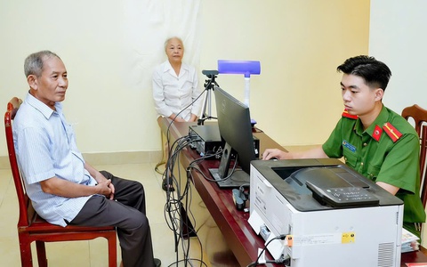 Phú Xuyên: Bảo đảm tiến độ cấp đổi thẻ đảng viên