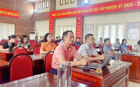 Tập huấn sử dụng trí tuệ nhân tạo (AI) trong xử lý công việc của cán bộ, công chức, viên chức, người lao động trong cơ quan phường Phú Thượng