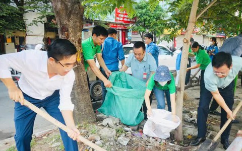 Phường Khương Đình: Tổng vệ sinh môi trường, làm sạch hai bên bờ sông Tô Lịch