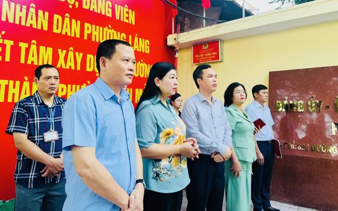Phường Láng ra quân duy trì trật tự đô thị, vệ sinh môi trường