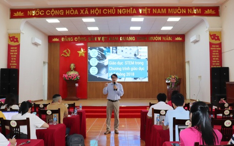 Gần 180 cán bộ quản lý, giáo viên 3 cấp học trên địa bàn xã Phú Nghĩa tham gia tập huấn nâng cao năng lực tổ chức dạy học 2 buổi/ngày gắn với giáo dục STEM và kỹ năng sống