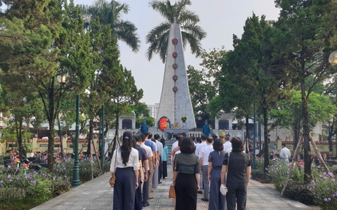 PHƯỜNG PHÚ LƯƠNG VIẾNG NGHĨA TRANG LIỆT SỸ NHÂN KỶ NIỆM 80 NĂM CÁCH MẠNG THÁNG TÁM VÀ QUỐC KHÁNH 2/9
