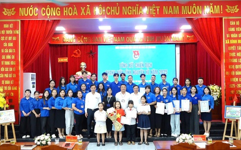 Đoàn TNCS Hồ Chí Minh xã Bình Minh tổ chức hội nghị tổng kết Chiến dịch Thanh niên tình nguyện hè 2025, Liên hoan tuyên truyền ca khúc măng non và trao giải cuộc thi vẽ tranh “Em yêu Hà Nội – Rạng rỡ Bình Minh”