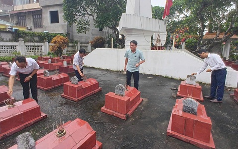 Trần Phú: tổ chức viếng Nghĩa trang Liệt sĩ  nhân kỷ niệm 80 năm Cách mạng tháng Tám và Quốc khánh 2/9