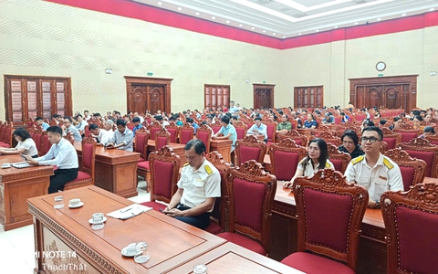 Xã Thạch Thất tổ chức hội nghị tập huấn cài đặt và hướng dẫn nộp thuế qua ứng dụng Etax Mobile năm 2025