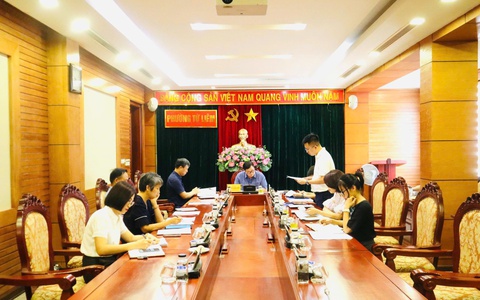 Thường trực Đảng ủy phường Từ Liêm tổ chức hội nghị nghe báo cáo và cho ý kiến đối với các nội dung thuộc thẩm quyền