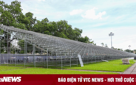 Toàn cảnh khán đài tại Quảng trường Ba Đình phục vụ lễ Quốc khánh 2/9