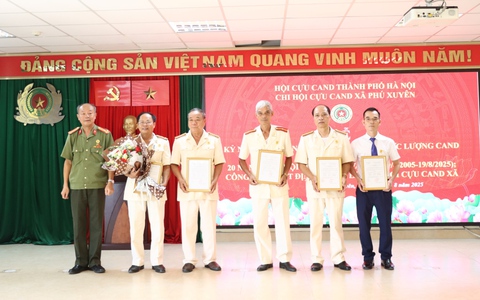 Lễ Công bố Quyết định thành lập chi Hội Cựu Công an nhân dân xã Phú Xuyên
