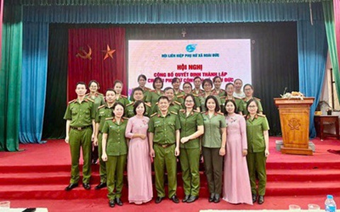 Hội LHPN xã công bố Quyết định thành lập Chi hội phụ nữ công an xã Hoài Đức