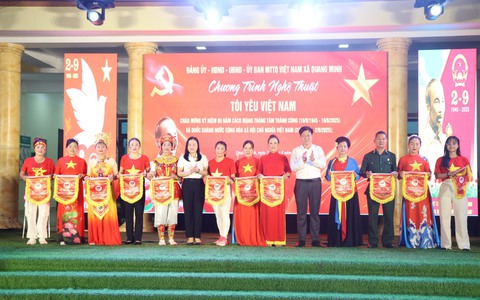 Tưng bừng chương trình nghệ thuật 