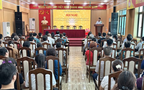 Xã Đại Thanh tổ chức hội nghị quán triệt, tuyên truyền, ký cam kết chấp hành các quy định của pháp luật về trật tự độ thị, trật tự công cộng, vệ sinh môi trường và an toàn thực phẩm trên địa bàn xã