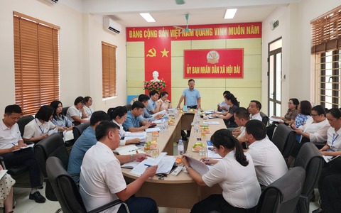 THƯỜNG TRỰC ĐẢNG ỦY XÃ LÀM VIỆC VỚI PHÒNG VĂN HÓA - XÃ HỘI VÀ TRUNG TÂM VH-TT&TT XÃ NỘI BÀI