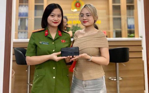 CÔNG AN PHƯỜNG LÁNG TRAO TRẢ TÀI SẢN ĐÁNH RƠI CHO NGƯỜI DÂN 