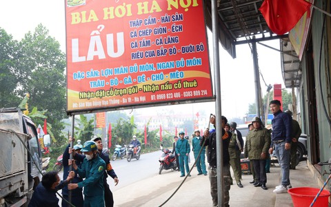 UBND XÃ CỔ ĐÔ TỔ CHỨC RA QUÂN GIẢI TỎA HÀNH LANG AN TOÀN GIAO THÔNG, BẢO ĐẢM TRẬT TỰ, AN TOÀN GIAO THÔNG TRÊN ĐỊA BÀN