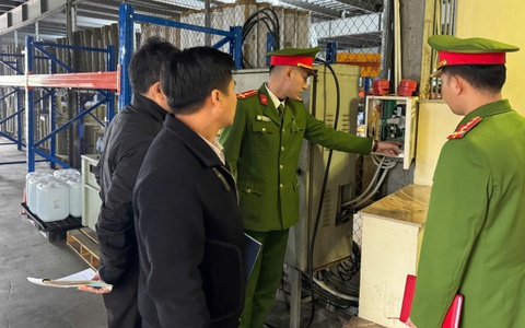 Tăng cường kiểm tra, hướng dẫn an toàn PCCC&CNCH tại các cơ sở sản xuất, kho hàng hóa ở xã Phù Đổng