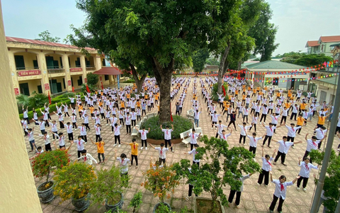 THẦY GIÁO KIỀU QUANG HỌC – BÔNG HOA ĐẸP TRONG VƯỜN HOA GIÁO DỤC