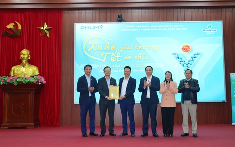 Chương trình “Xuân yêu thương – Tết sẻ chia” mang Tết ấm đến các hộ khó khăn