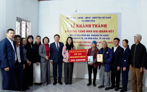 Ứng Hòa trao 6 nhà Đại đoàn kết cho các hộ khó khăn trên địa bàn nhân dịp Tết Nguyên đán Bính Ngọ 2026.