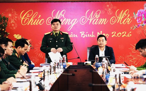 Xã Quang Minh tổ chức hội nghị bàn giao nhiệm vụ Chỉ huy trưởng Ban Chỉ huy Quân sự xã